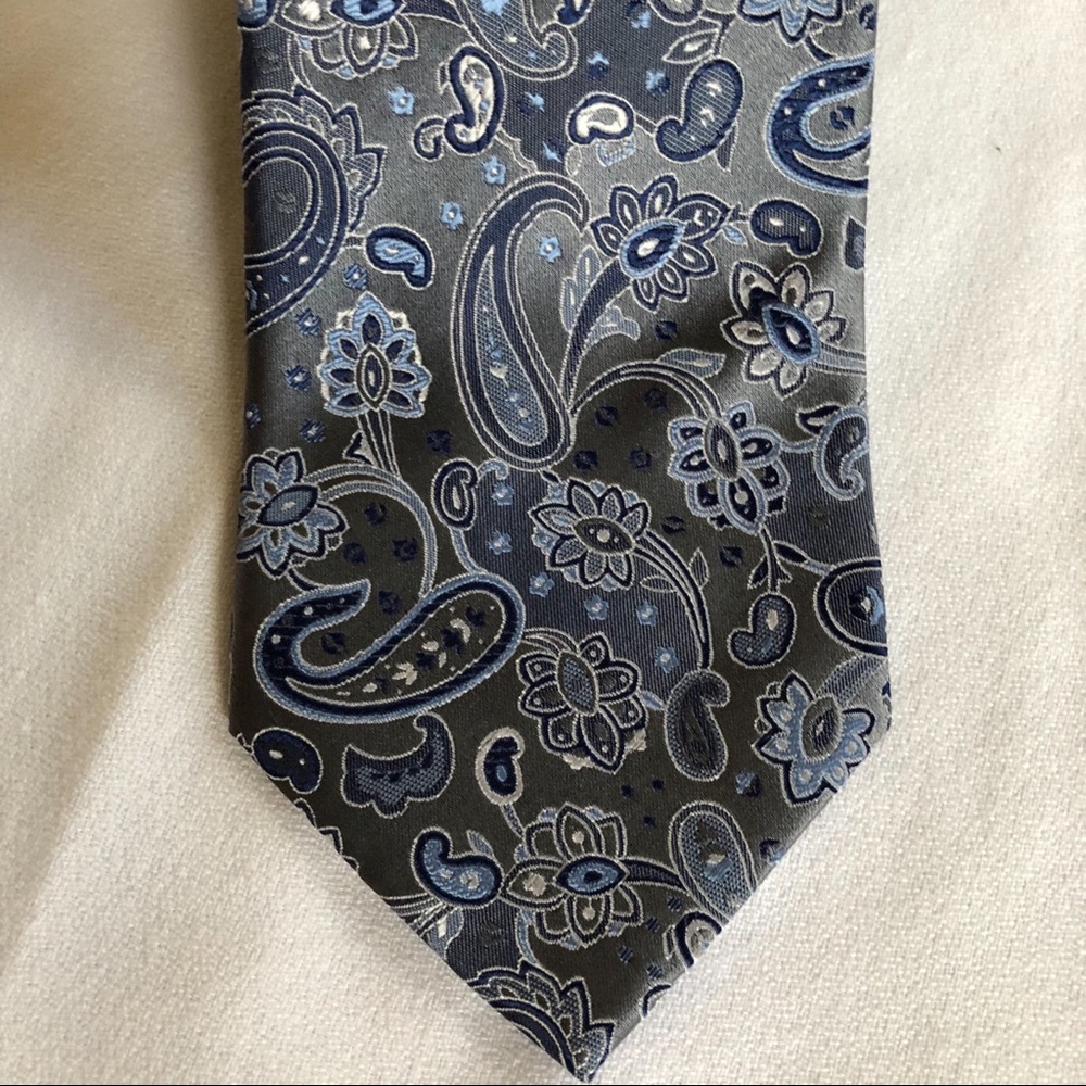 👔 Croft & Barrow Black and Blue Paisley Tie